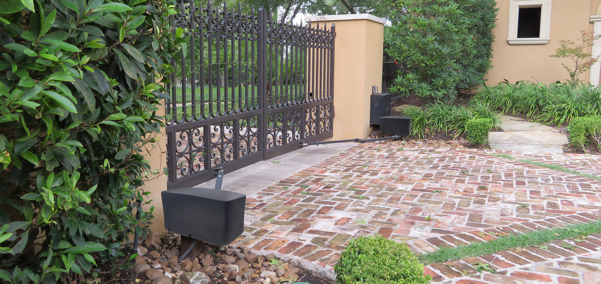 Complete Guide to Swing Gate Operator Types – PSS Store
